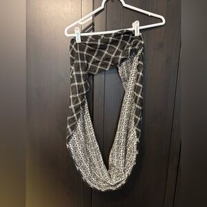 Old Navy dbl sided infinity scarf